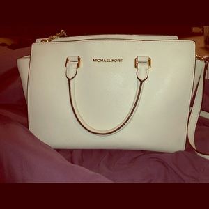 ❤️White Michael Kors handbag